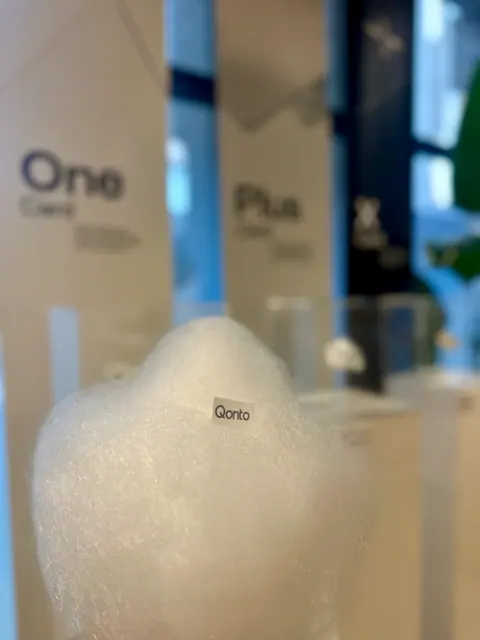 Barbe à papa sans sucre avec pastille comestible Qonto