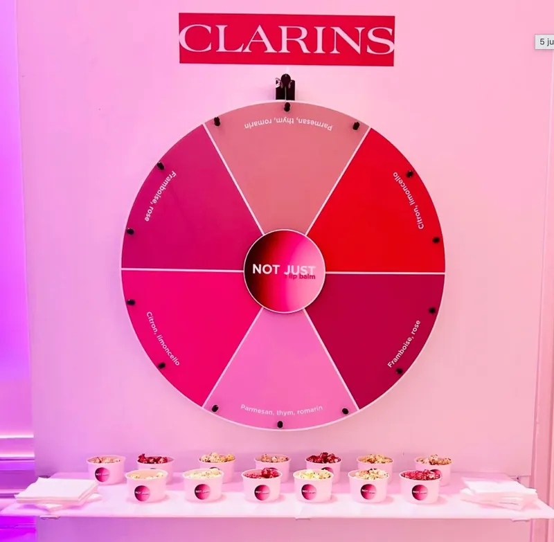 Activation PopComedy pour Clarins : cups marquées